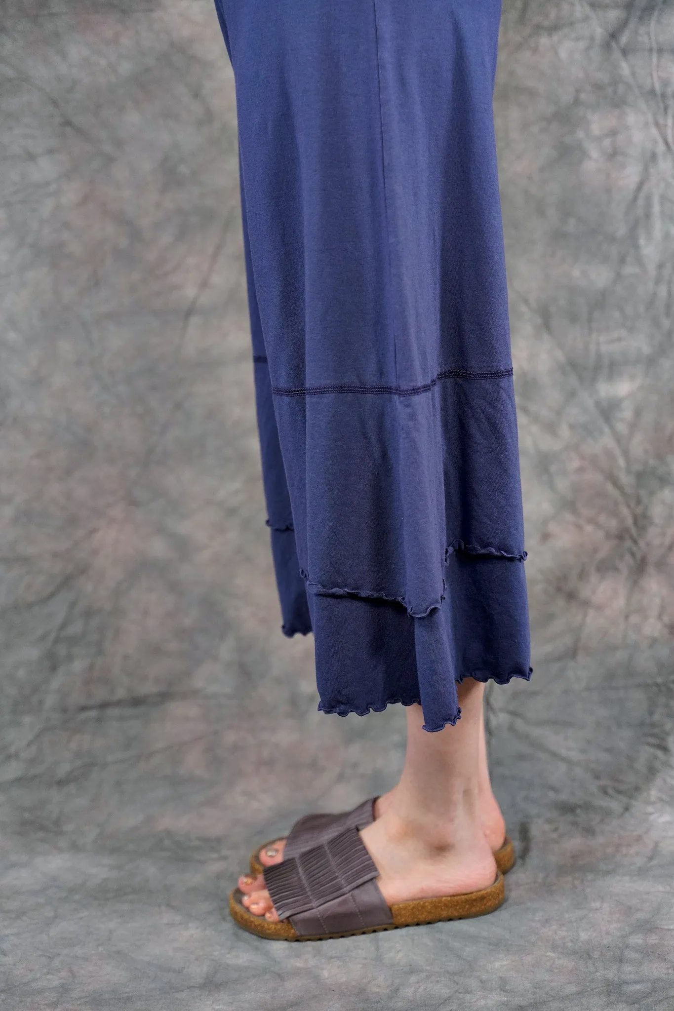 3239 Wide Crop Petaloon Bluette-U