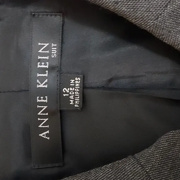 Anne klein gray skirt suit set