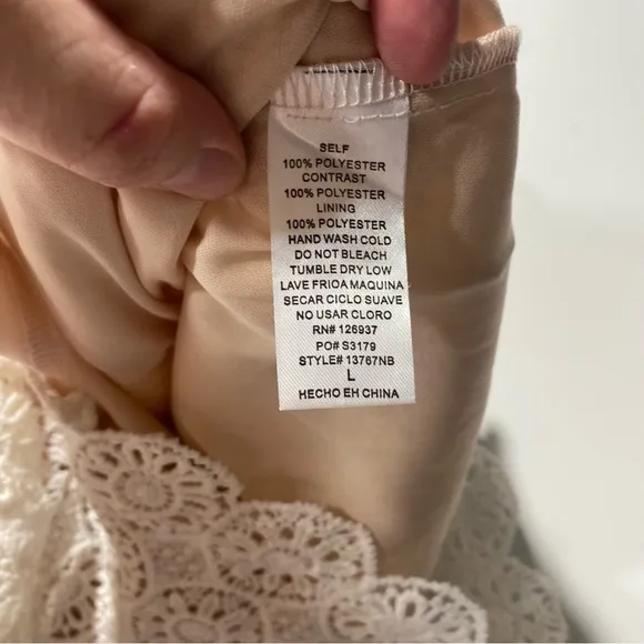 BLVD Cream White V-Neck Sleeveless Crochet Embroidered Bottom Mini Dress NWT L