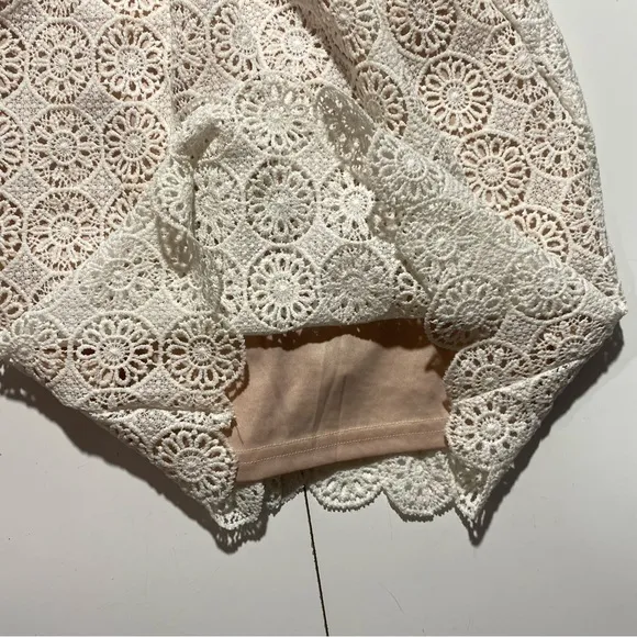 BLVD Cream White V-Neck Sleeveless Crochet Embroidered Bottom Mini Dress NWT L