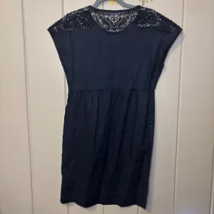 Boden Fleur black linen dress lace collar Shift style knee length size 4