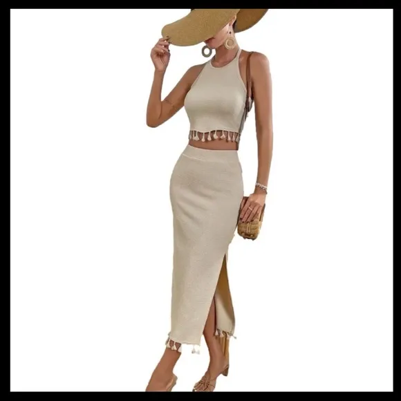 BOUTIQUE Skirt Set Halter Neck &amp; Backless Crop Top With High Waist Split…