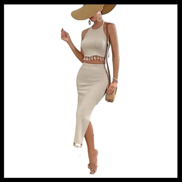 BOUTIQUE Skirt Set Halter Neck &amp; Backless Crop Top With High Waist Split…
