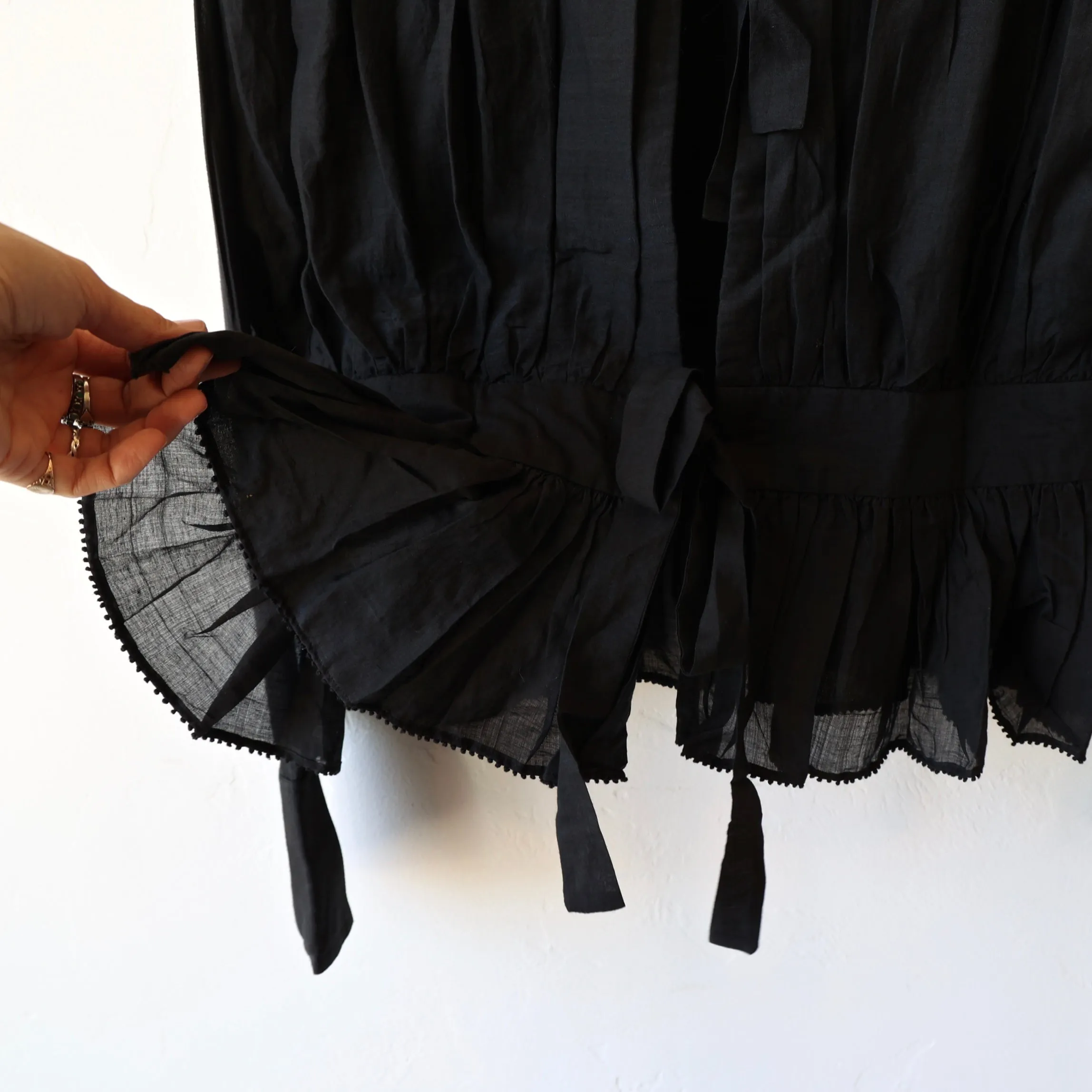 Bunon Tie Blouse - Black