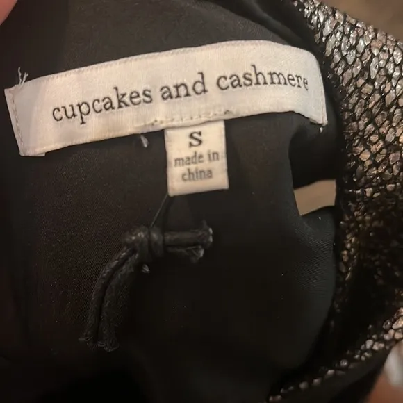 CUPCAKES &amp; CASHMERE MOLLIE Metallic Shift Dress S