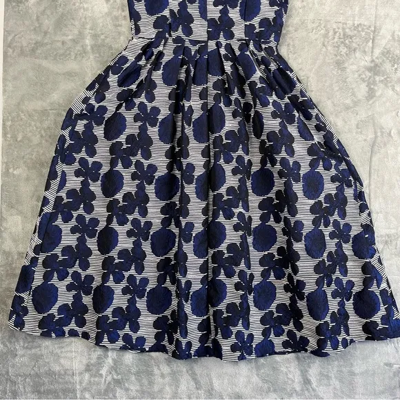 Differentes Blue Floral Maxi Dress 4XL Sleeveless Full Skirt Keyhole Cutout Long