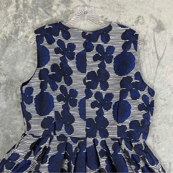 Differentes Blue Floral Maxi Dress 4XL Sleeveless Full Skirt Keyhole Cutout Long