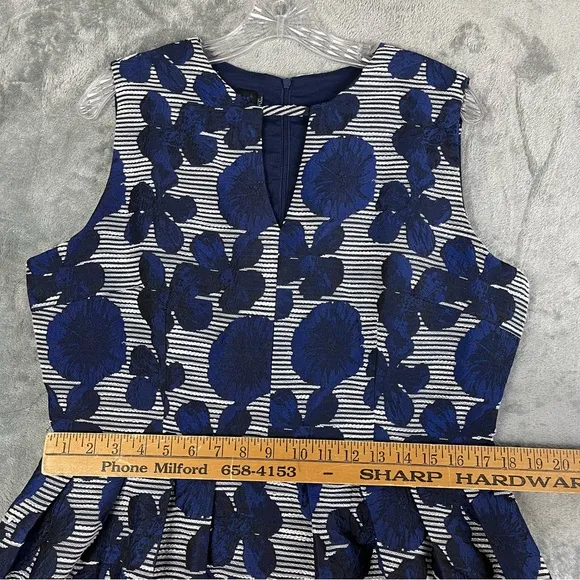Differentes Blue Floral Maxi Dress 4XL Sleeveless Full Skirt Keyhole Cutout Long