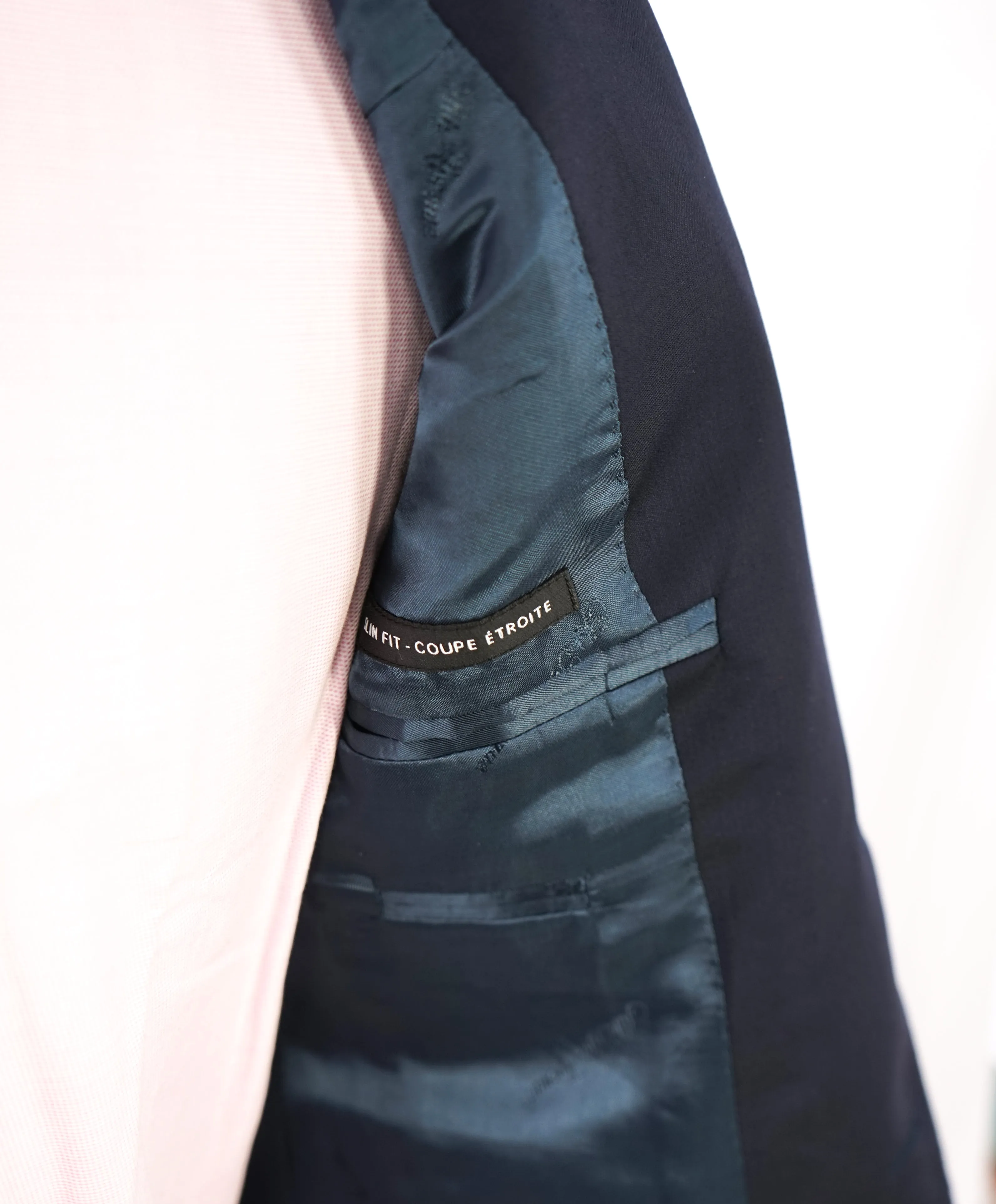 ERMENEGILDO ZEGNA - By SAKS FIFTH AVENUE "Slim" SILK BLEND Navy Suit - 36S