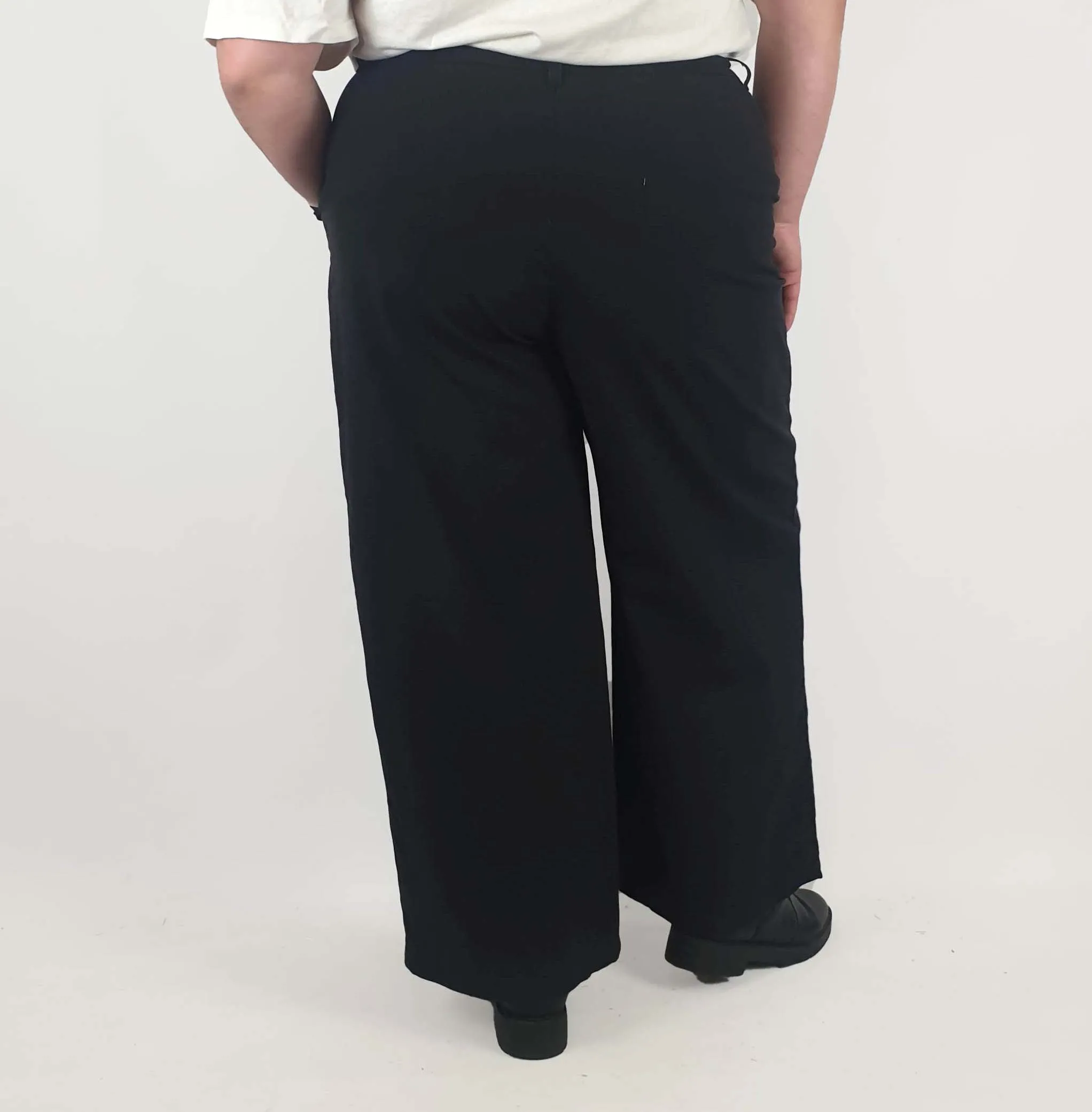 Frock Me Out black wide leg pants size 22