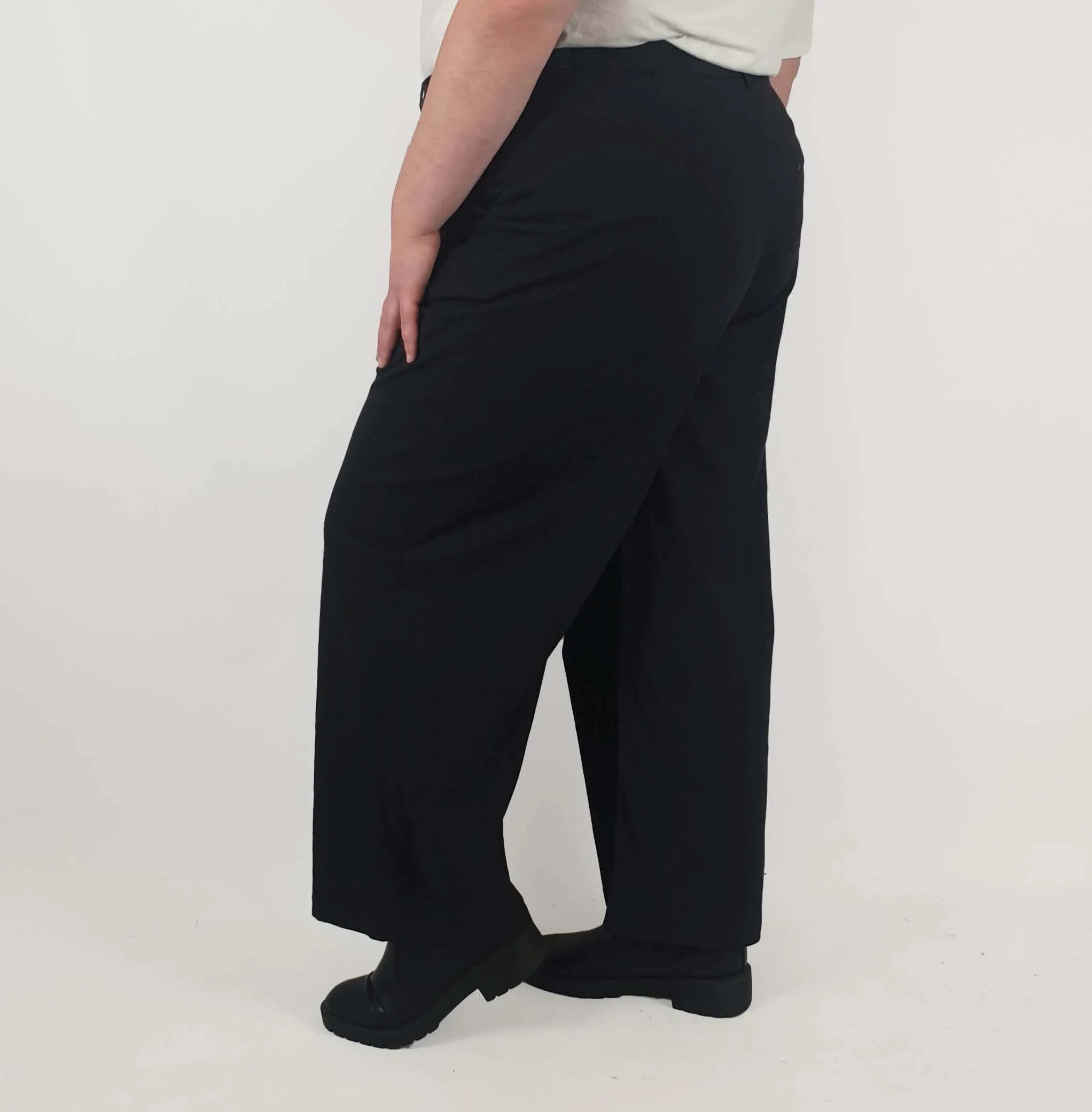 Frock Me Out black wide leg pants size 22