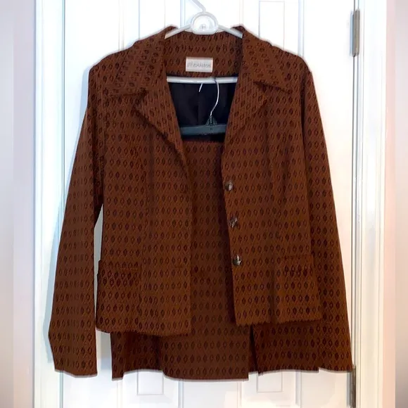 Gantos Vintage 2 piece skirt suit, Size 4