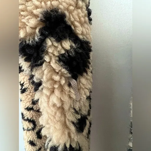🎉HP🎉Dylan Los Angeles Teddy Leopard-Print Jacket