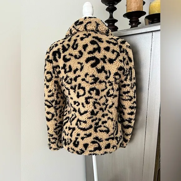 🎉HP🎉Dylan Los Angeles Teddy Leopard-Print Jacket