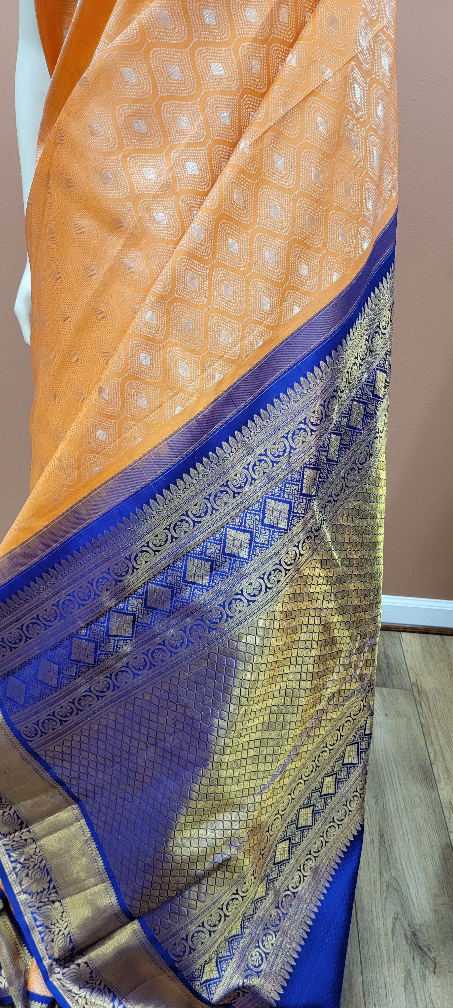 Kanchi Tissue Silk Saree w/ Blouse in 2 gram Gold Zari