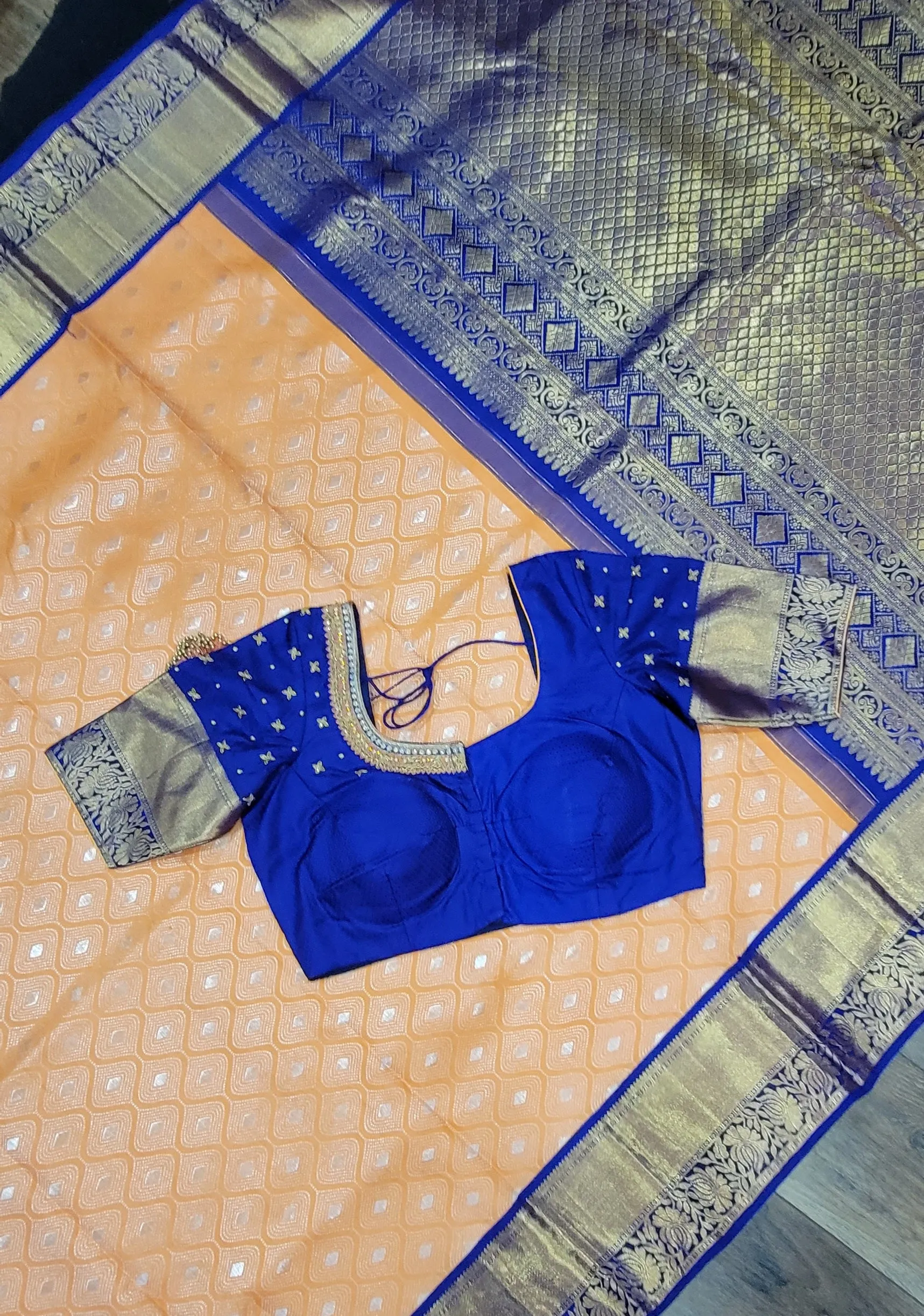 Kanchi Tissue Silk Saree w/ Blouse in 2 gram Gold Zari