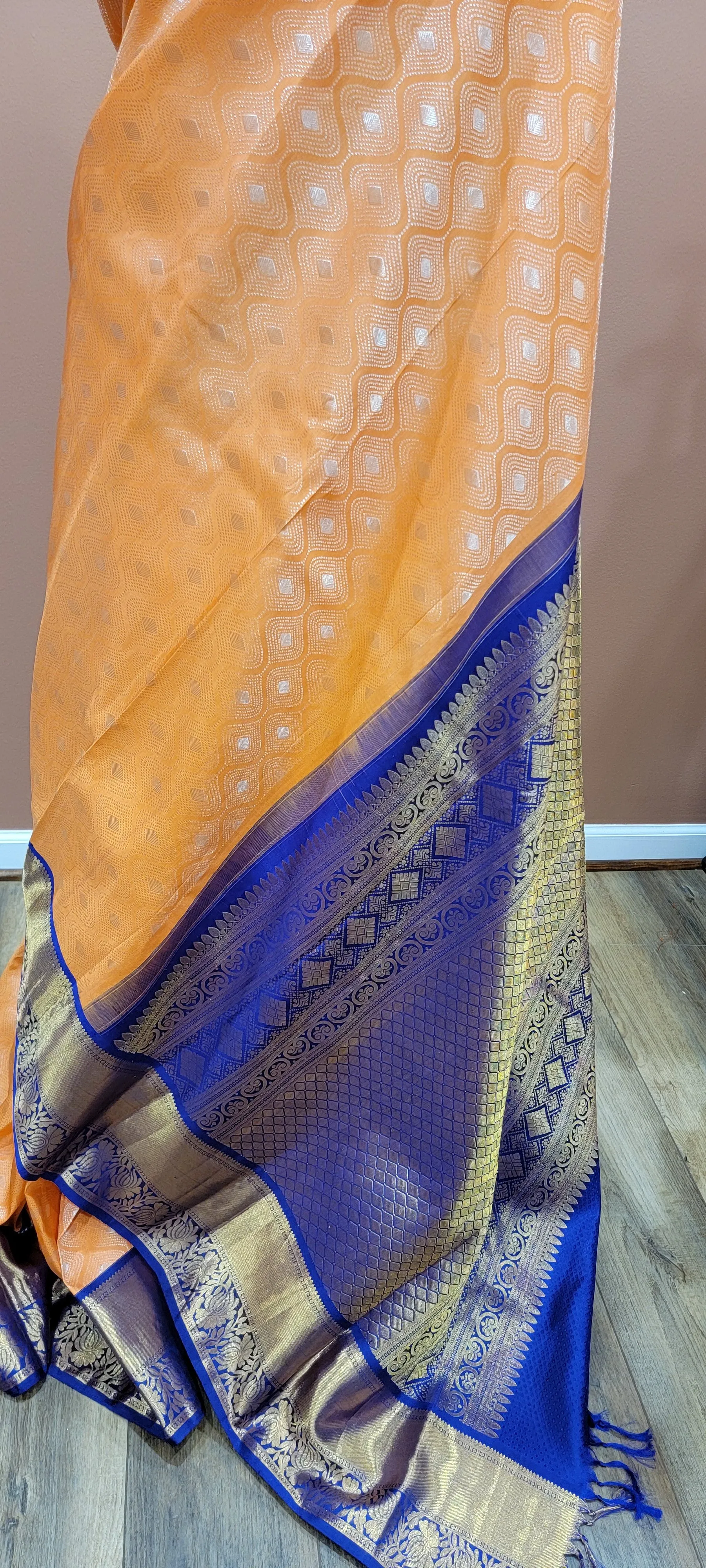 Kanchi Tissue Silk Saree w/ Blouse in 2 gram Gold Zari