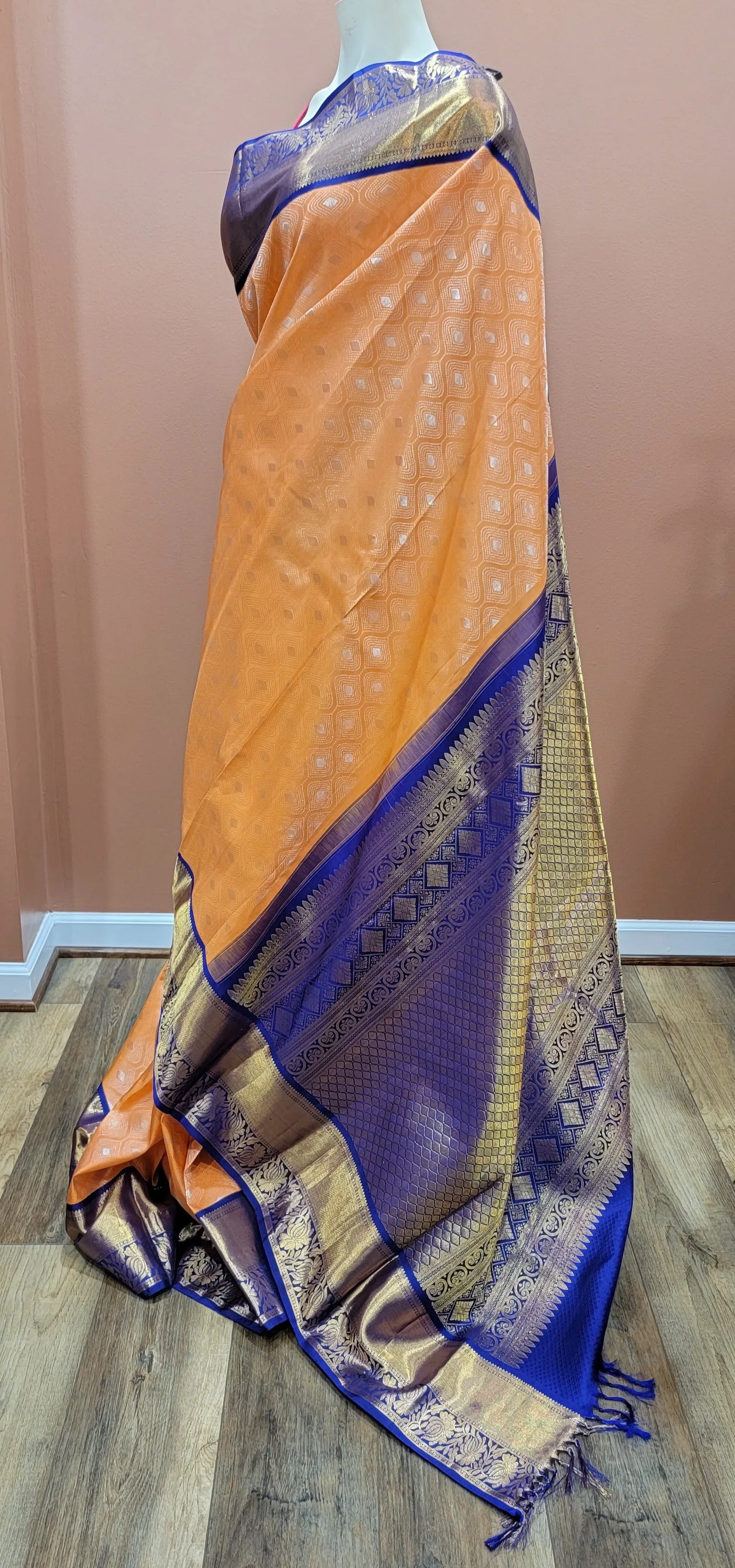 Kanchi Tissue Silk Saree w/ Blouse in 2 gram Gold Zari