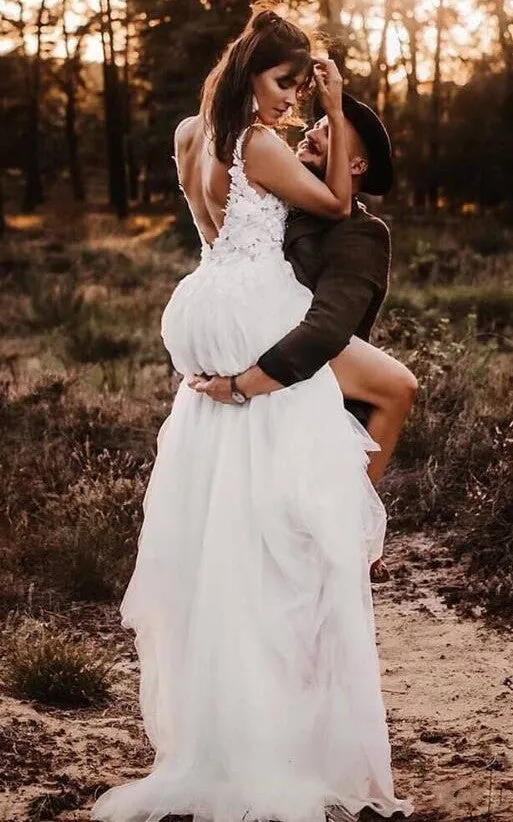 Lace Tulle Sweep Train A Line Sleeveless Casual Wedding Dress with Appliques-715985