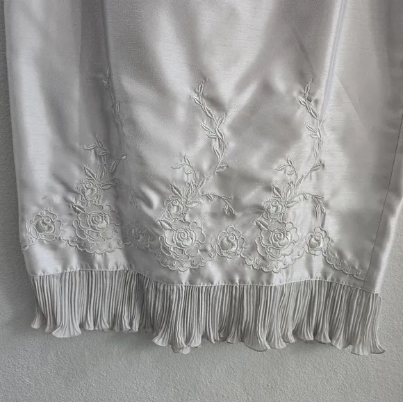 Light grey skirt suit with elegant embroidery size 12