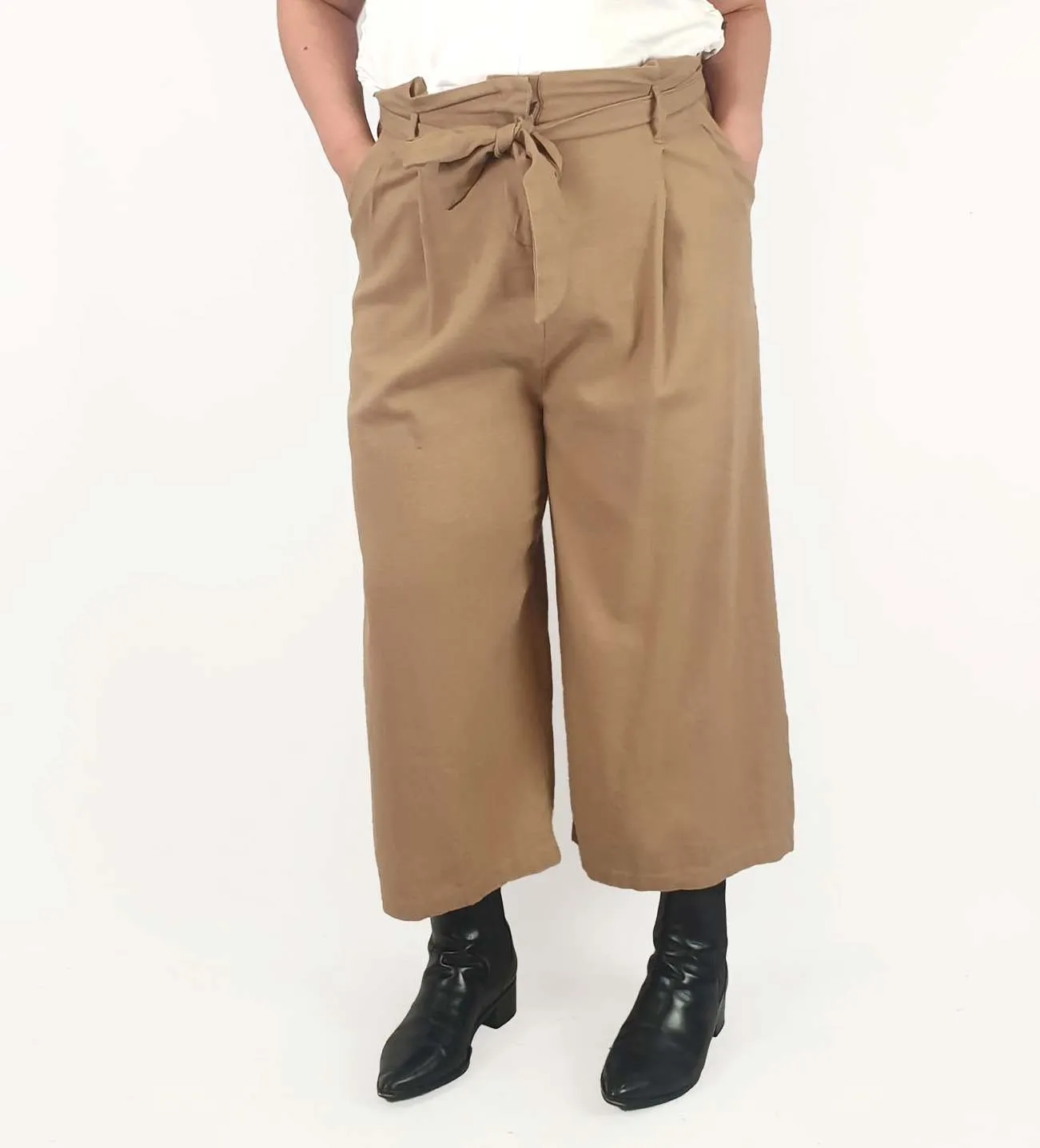 Lorraine tan linen mix wide leg pants size 16