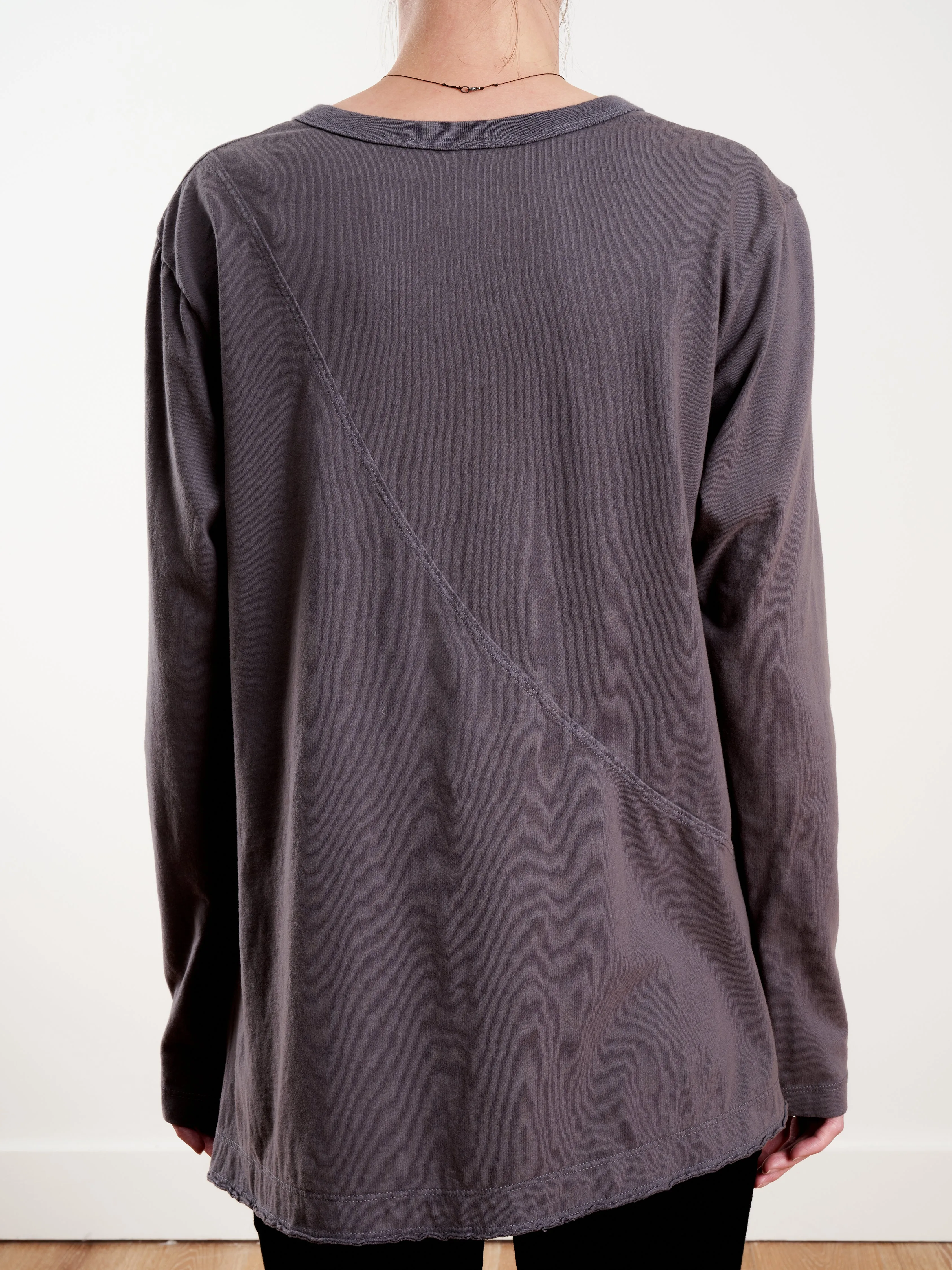 l/s split neck shift hem tee - cinder