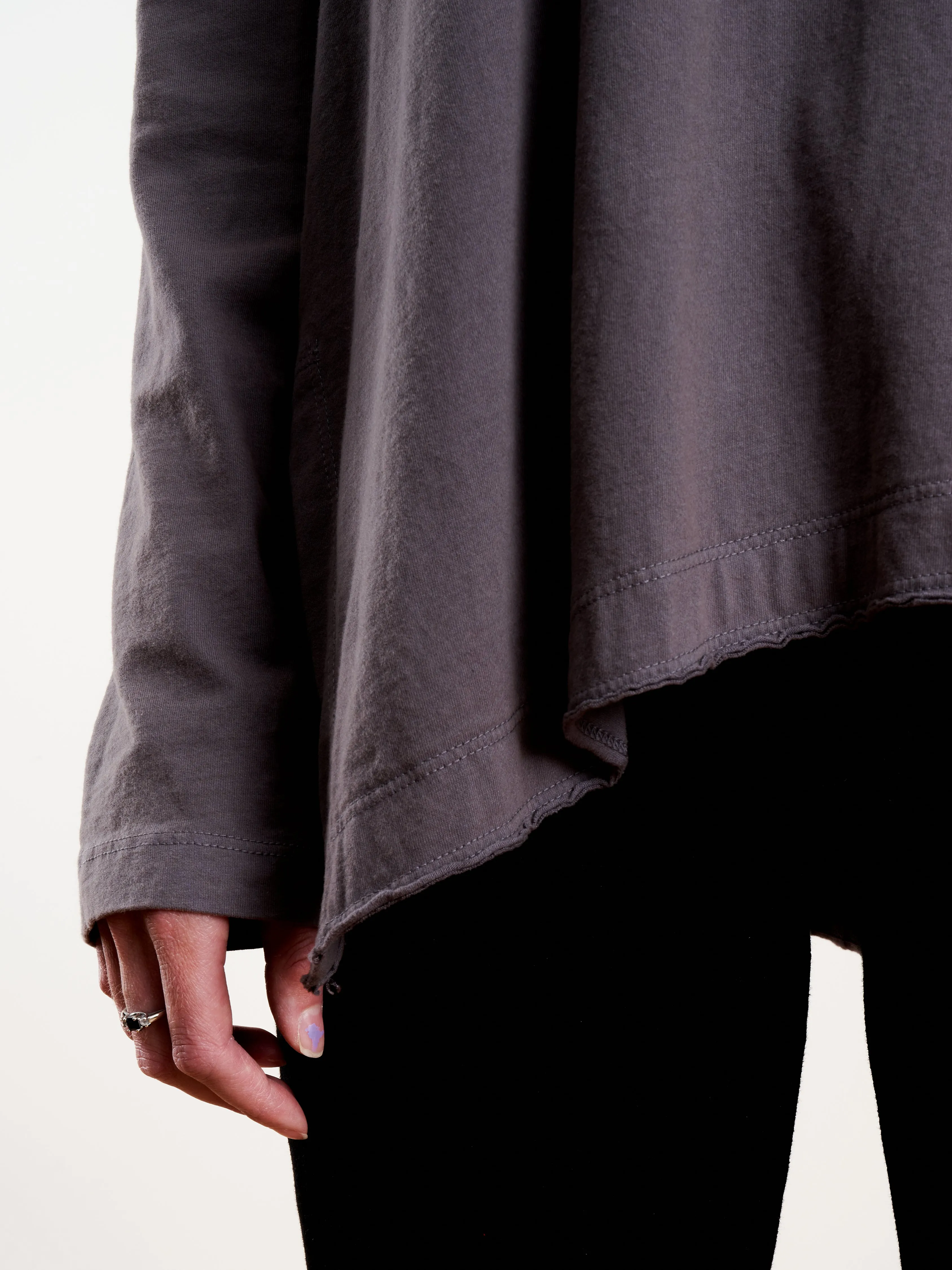 l/s split neck shift hem tee - cinder