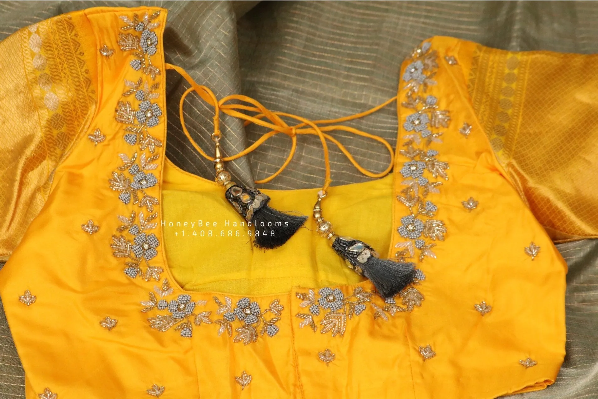 Lyte weight Pattu Sarees online,South Indian Sarees,Pure Silk Sarees,Kanjivaram Saree,kanchi pattu saree,Zari saree,handloom saree - NIHIRA
