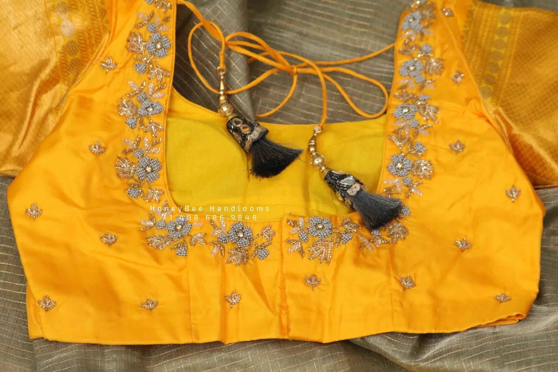 Lyte weight Pattu Sarees online,South Indian Sarees,Pure Silk Sarees,Kanjivaram Saree,kanchi pattu saree,Zari saree,handloom saree - NIHIRA