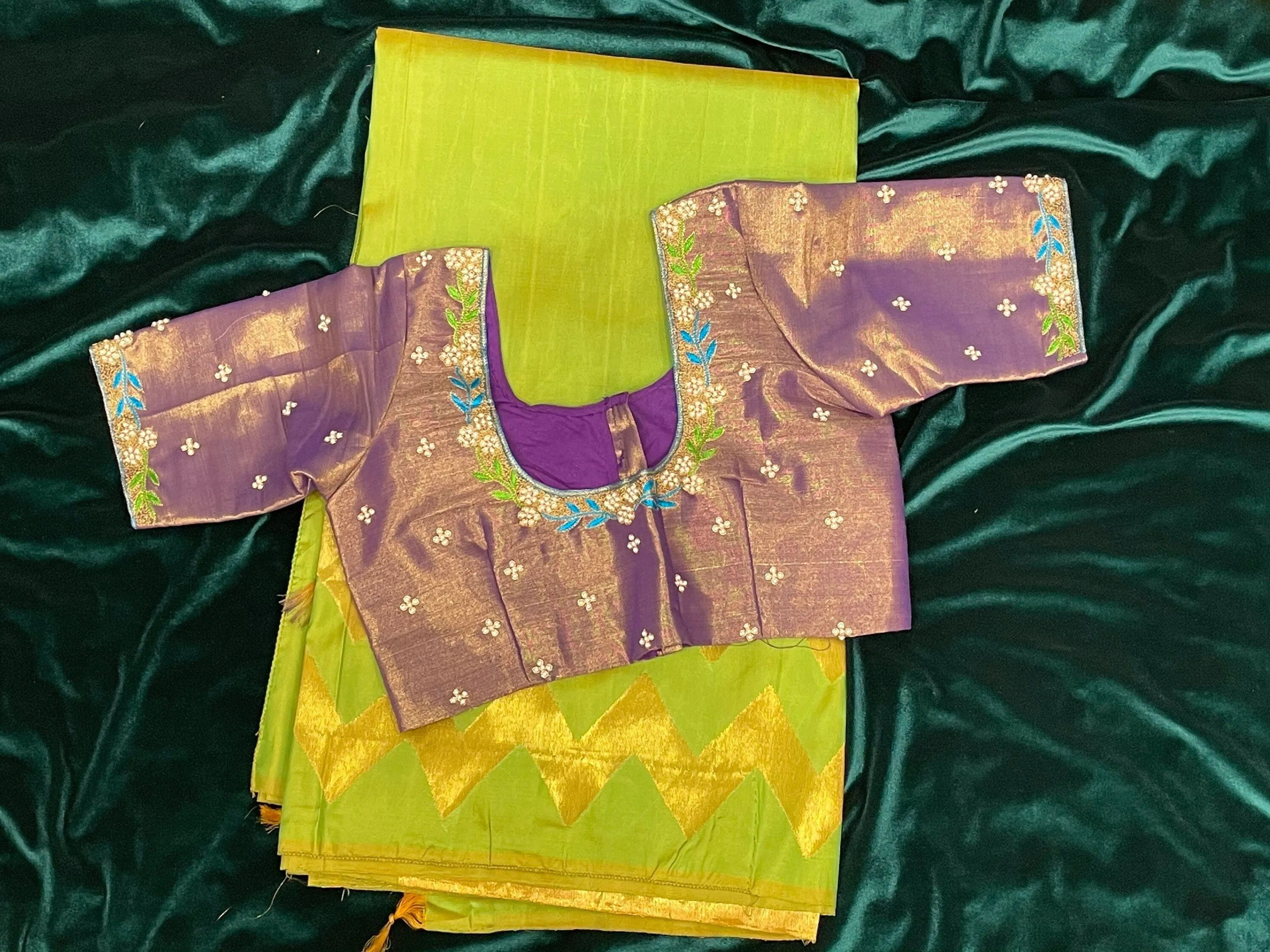 Lyte weight Pattu Sarees online,South Indian Sarees,Pure Silk Sarees,Kanjivaram Saree,kanchi pattu saree,Zari saree,Pastel saree - NIHIRA