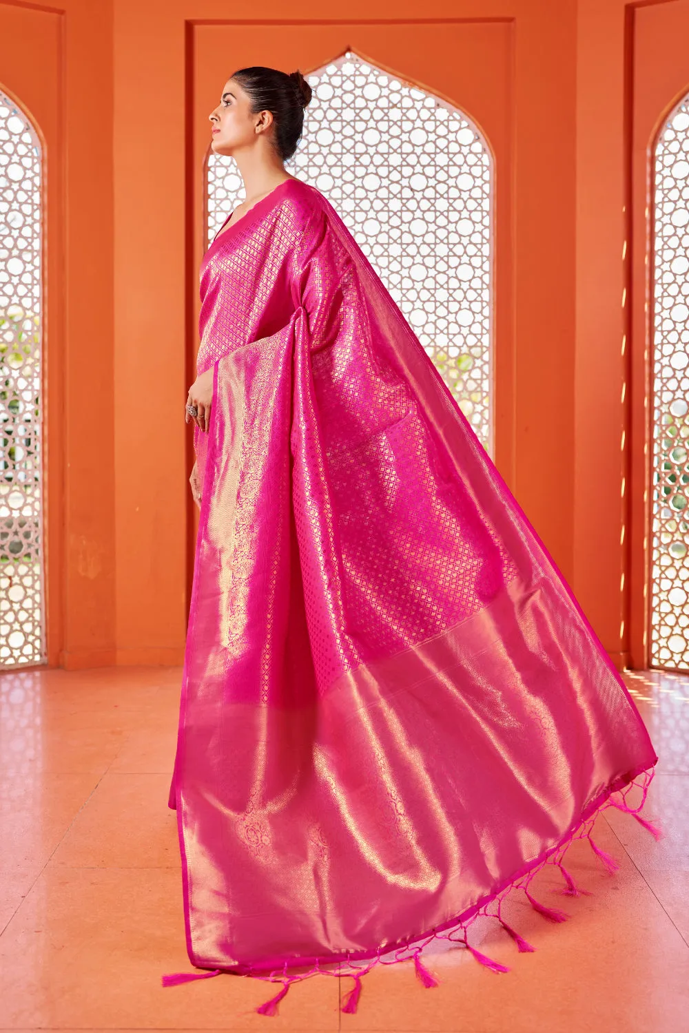 Magneta Pink & Golden Zari Woven Kanjivaram Saree With Blouse