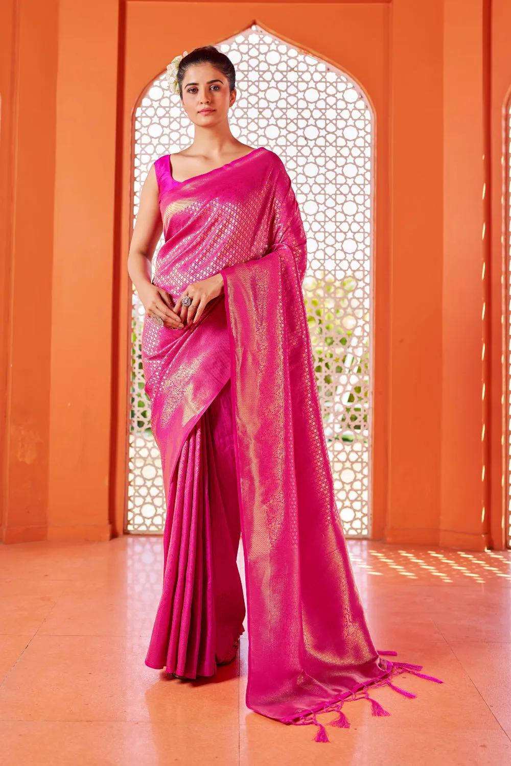 Magneta Pink & Golden Zari Woven Kanjivaram Saree With Blouse