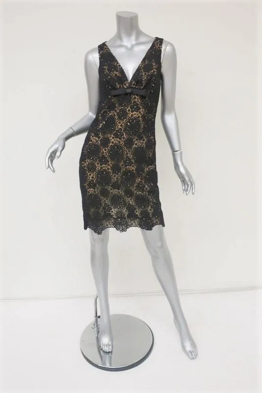 Michael Kors Collection Dress Black Crochet Lace Size 4 Sleeveless V-Neck Mini