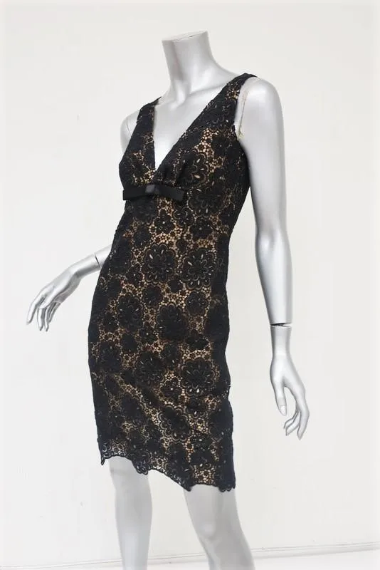Michael Kors Collection Dress Black Crochet Lace Size 4 Sleeveless V-Neck Mini