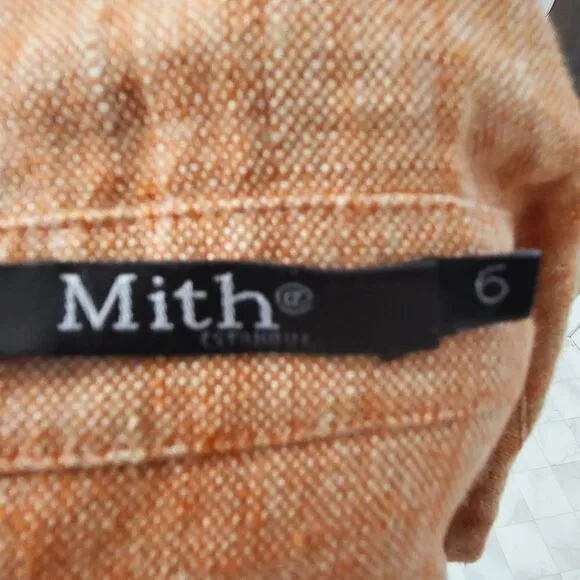 Mith linen suit