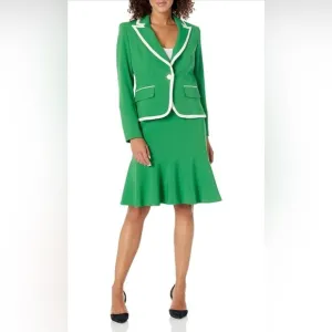 NEW- Le Suit Women's JKT/Skirt 2 Piece Suit COLOR: Verde Green  SIZE: 6