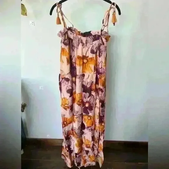 NWOT Aakaa Maxi Dress