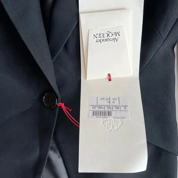 NWT Alexander McQueen Peak Shoulder Leaf Crepe Jacket in Black One Button Blazer IT 36