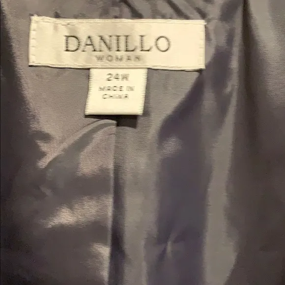 (NWT) DANILLO 2PIECE WOMAN SUIT💖