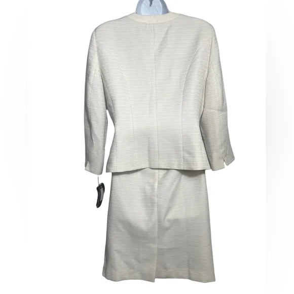 NWT Kasper size 10 petite light beige and cream textured skirt suit PERFECT ❤️