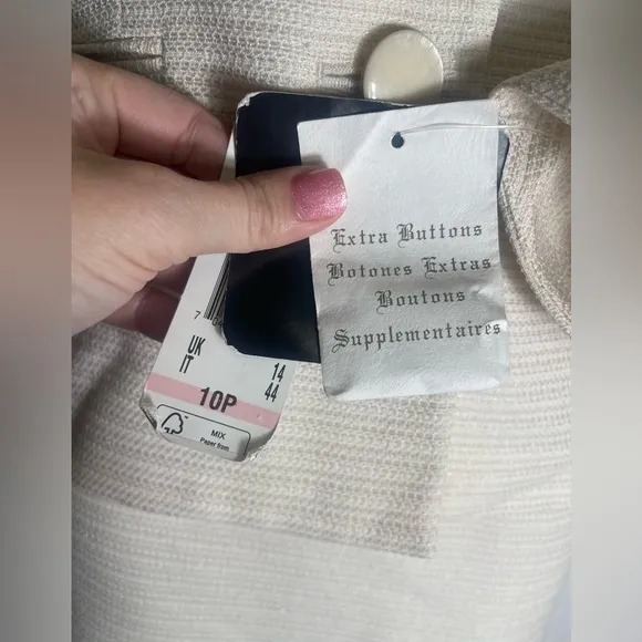 NWT Kasper size 10 petite light beige and cream textured skirt suit PERFECT ❤️