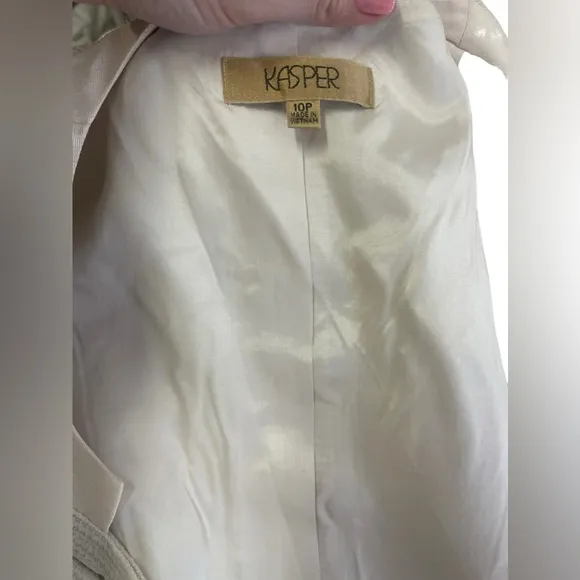 NWT Kasper size 10 petite light beige and cream textured skirt suit PERFECT ❤️