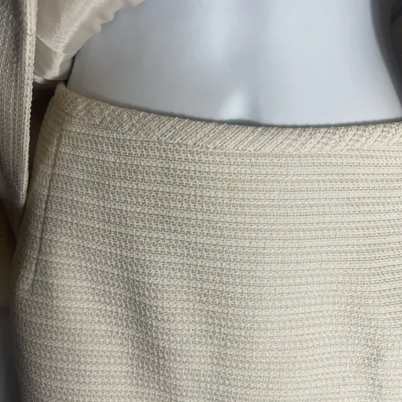 NWT Kasper size 10 petite light beige and cream textured skirt suit PERFECT ❤️