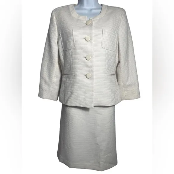 NWT Kasper size 10 petite light beige and cream textured skirt suit PERFECT ❤️