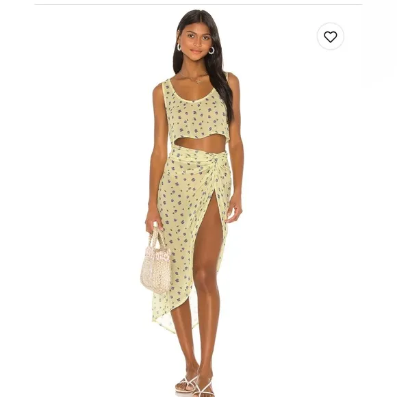 NWT LPA ROCKO skirt in color sunny ☀️ floral 🌼
