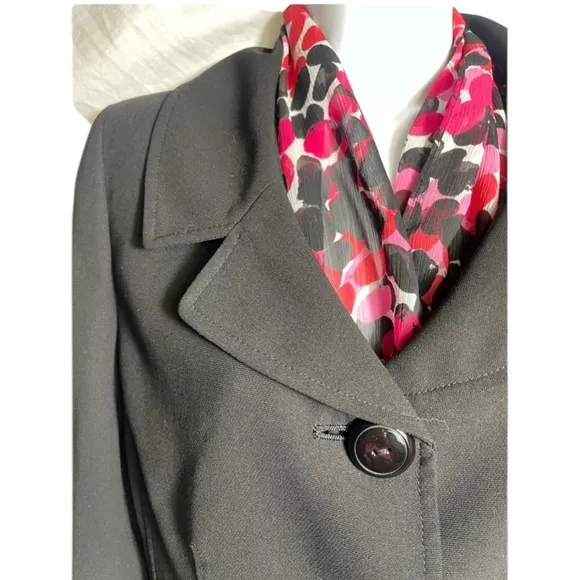 NWT Suit Studio size 8 petite fun black and pink polka dot skirt suit with scarf