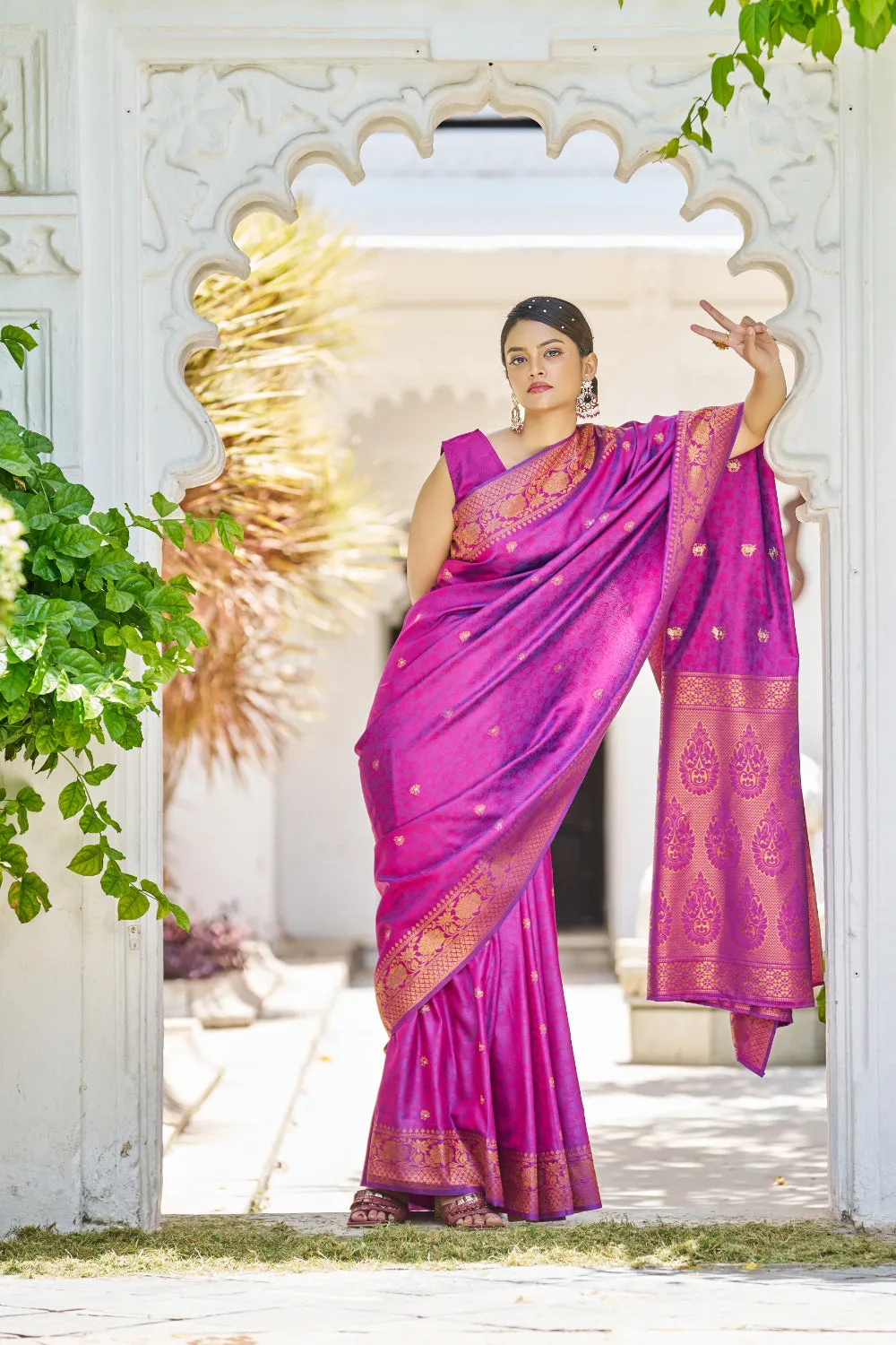 Partywear Mulberry Purple Kanjivaram Weaving Saree