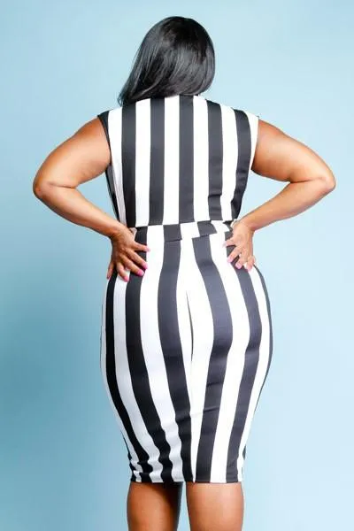 Plus Size Sleeveless Sexy V Detail Striped Midi Dress