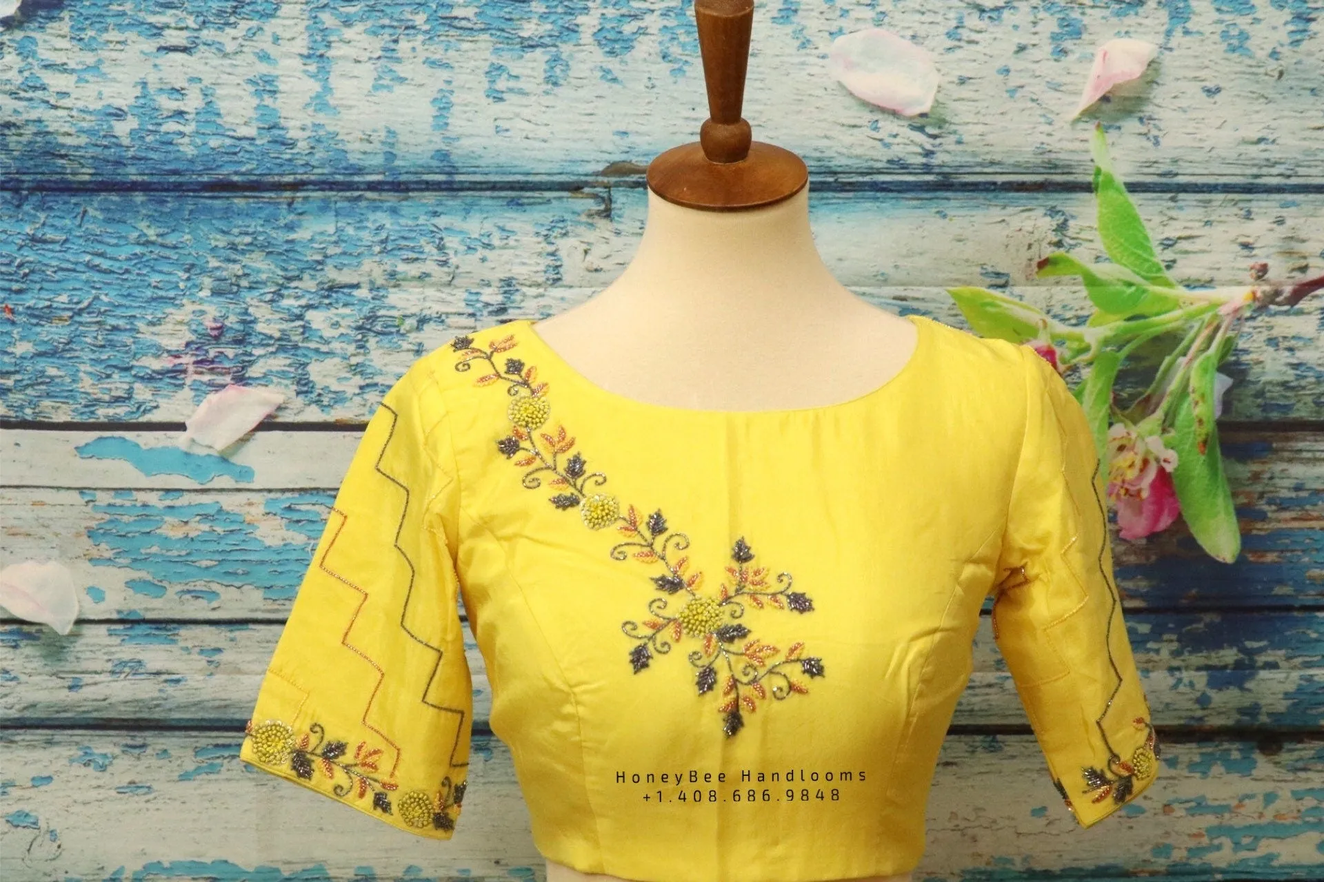 Pure georgette saree with blouse,zardhosi work,fancy saree,tie dye saree,two color saree,flowy saree,lyte weight saree,cocktail saree
