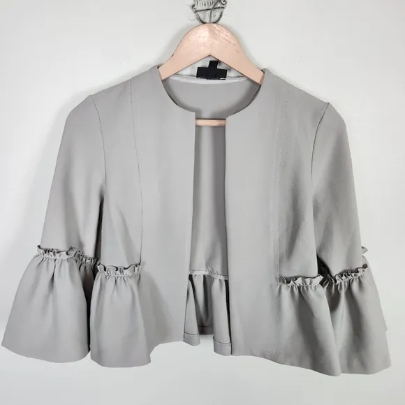 Rare EUC Topshop Gray Ruffle Crop Jacket Size 2 #0248